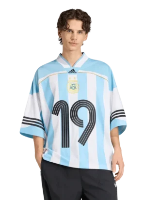 argentinien trikot 2 330x413 - Argentinien-Trikot